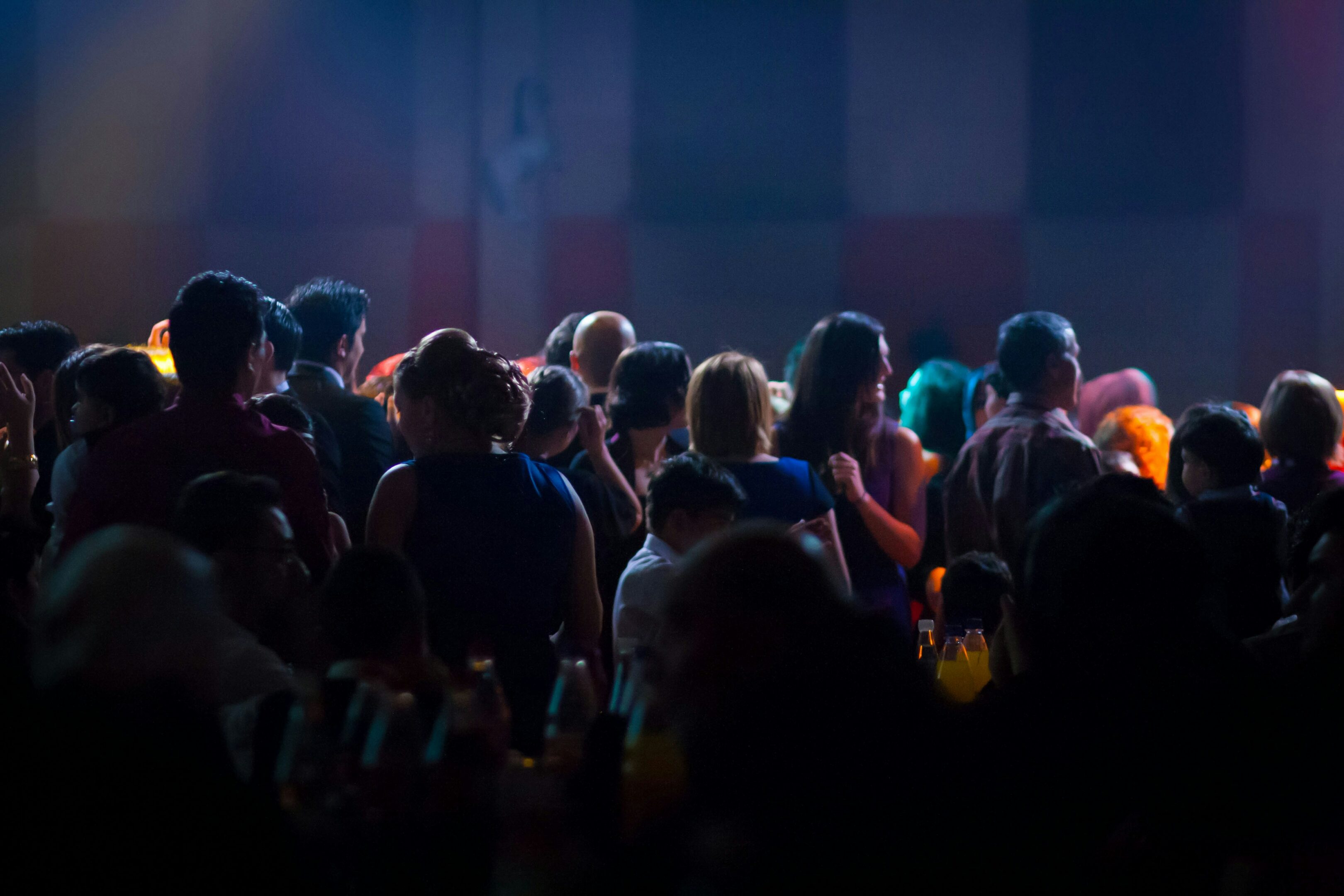 Grupo de personas en evento o convocatoria